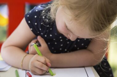 Tweelingzus wil hetzelfde kunnen als tweelingbroer