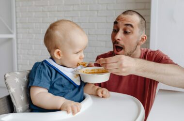 De eerste hapjes van je baby: tafeltje dekje