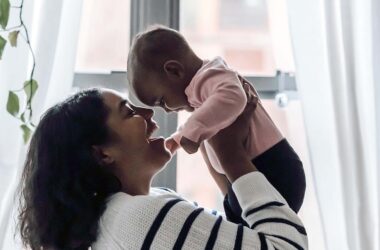 Tegen je baby praten is goed voor zijn ontwikkeling